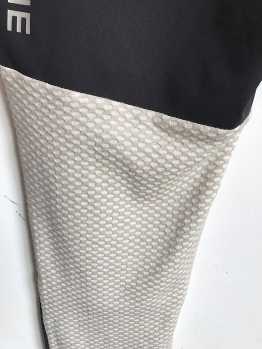 Pantaloni alergare Daehlie măsura L noi
