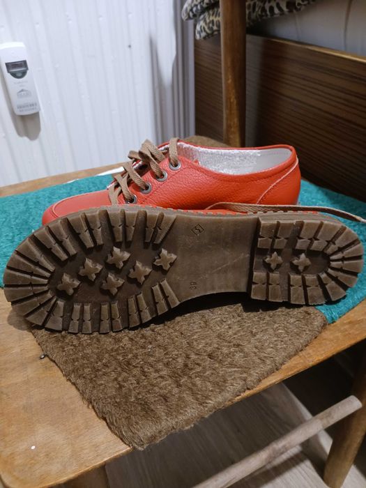 Нови обувки, естествена кожа.