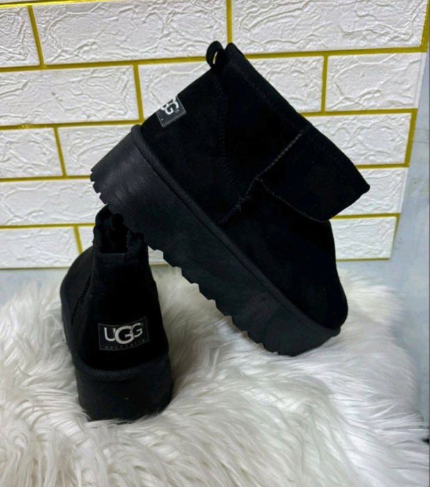 Ghete ugg maro si negru