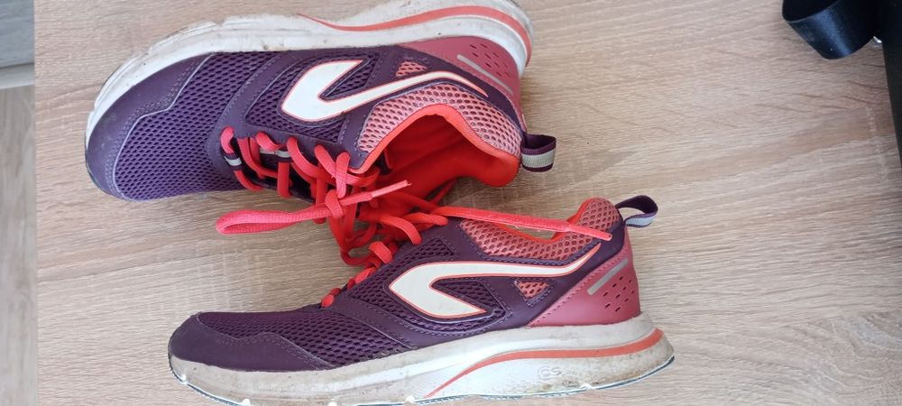 Маратонки на ,,Календжи,, на Декатлон номер 37