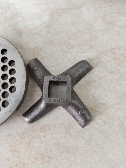 Vintage Masina tocat carne Bona Beer marimea 8 Germania