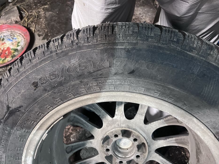 Продам диск на 17 с резиной