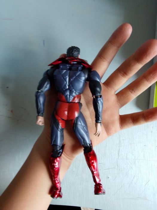 Экшен фигурка injustice superman