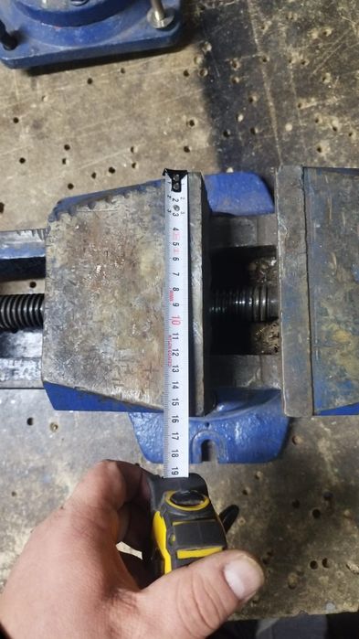 Тиски станочные токарные