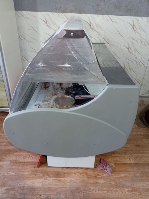 Холодильник морозильник витринои