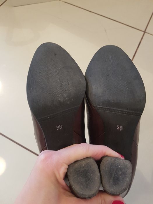 Ghete din piele.