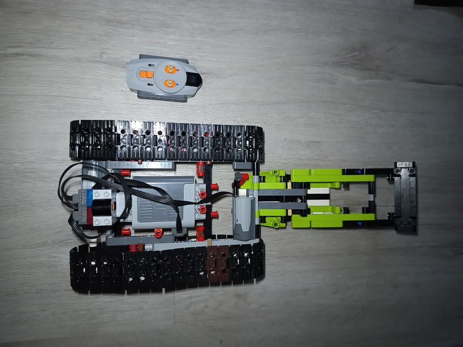 42065 - LEGO Technic Bolid senile teleghidat + LEGO Technic 42179