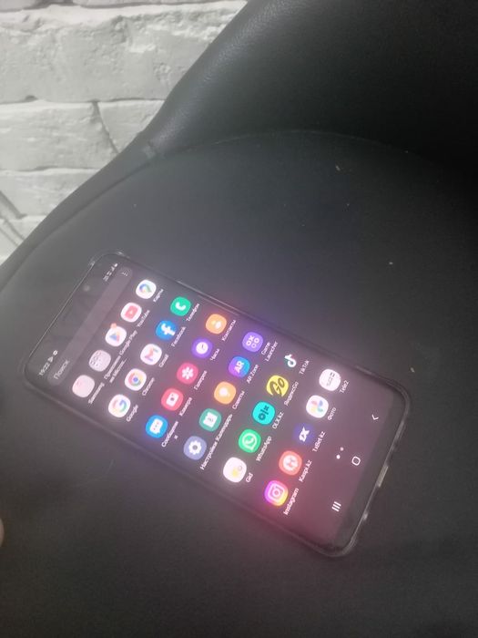 Продам самсунг с9