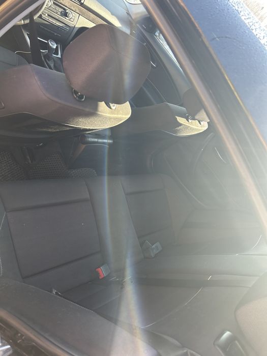 Vand bara fata / spate + stopurii  si interior textilfacelift bmw e87