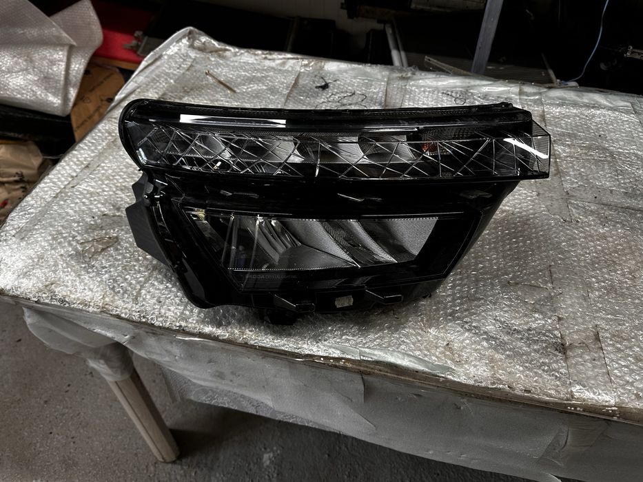 Far dreapta full led skoda kamiq.cod:658941016.