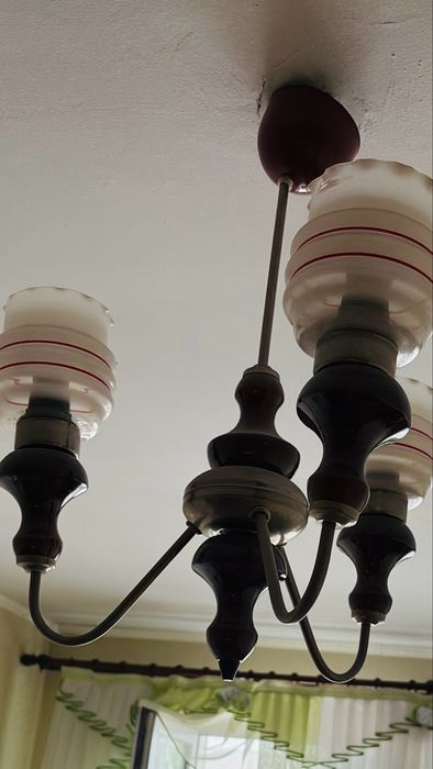 Продам люстру б/у в отличном состоянии