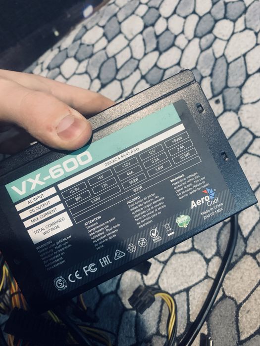 Блоки питания на 600 и 400 ВТ, цена в описании