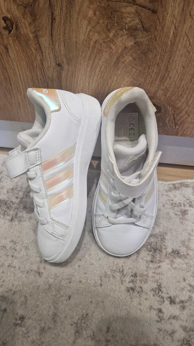 Маратонки Adidas за момиче