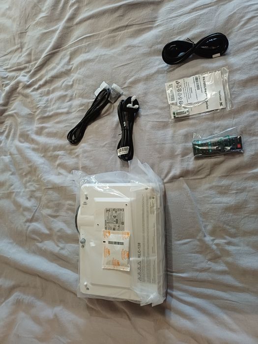 Проектор - чисто нов