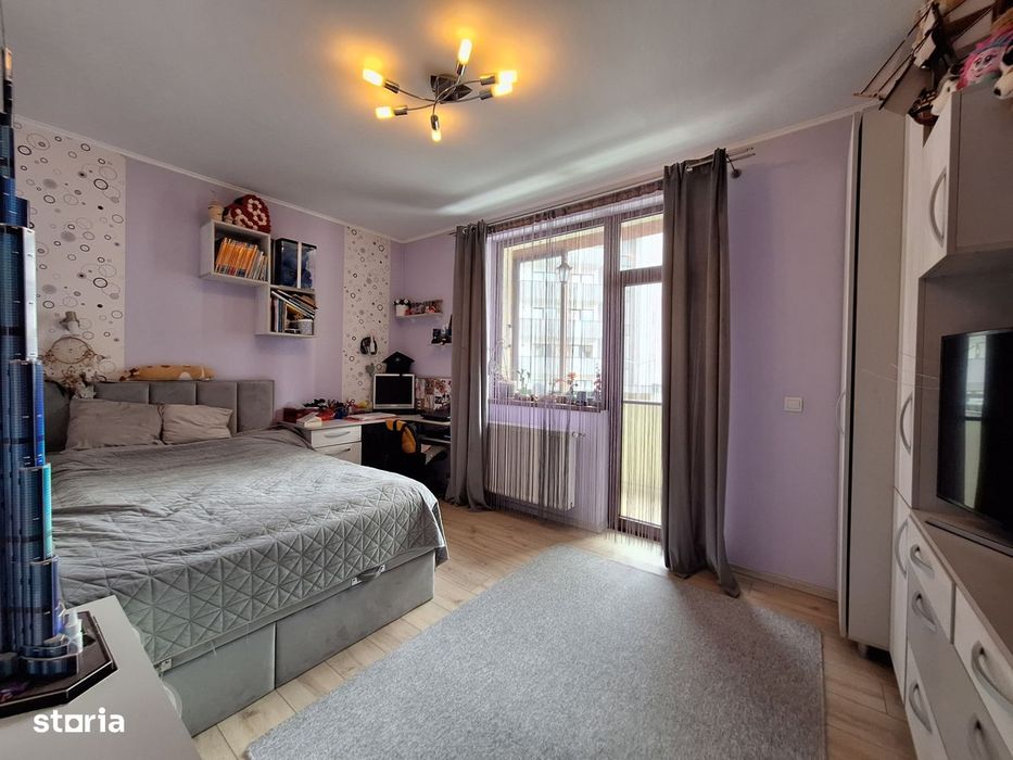 Apartament cu 3 camere, 74 mp, balcon, zona Eroilor