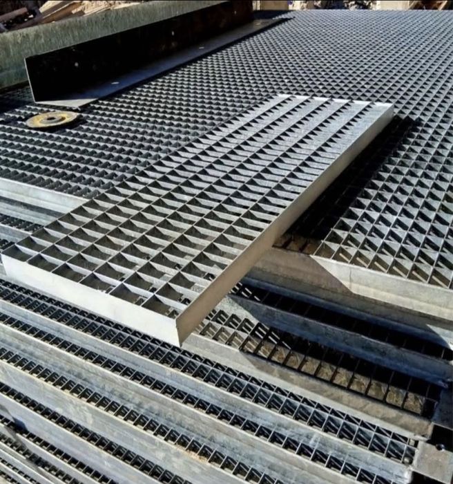 Vând trepte Zincate galvanizate pentru mai multe detalii
