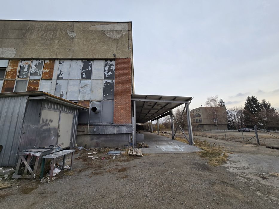 Продава се Промишлена сграда в Казанлък - 5015 кв.м за 339 €/кв.м - Снимка #4