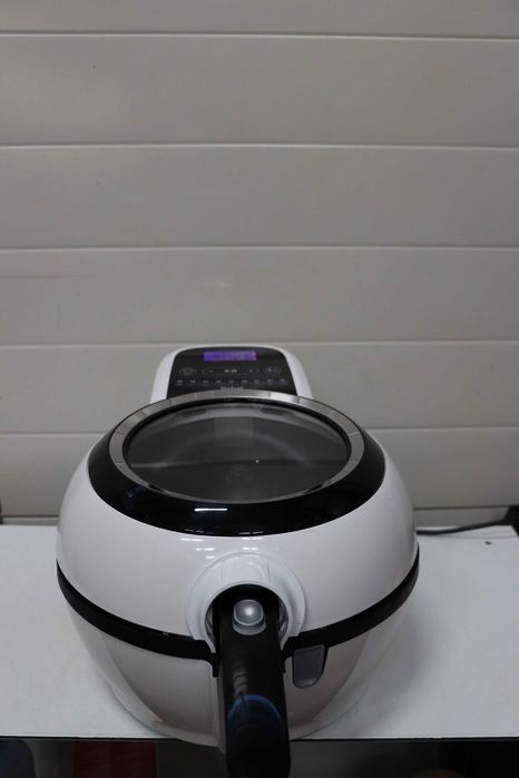 Фритюрник с горещ въздух Tefal FZ7600 ActiFry Genius 1.2кг, лек ДЕФЕКТ