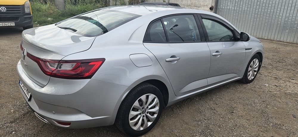 Renault Megane 4 an 2021 Sedan motor 1.3 TCE 140 CP