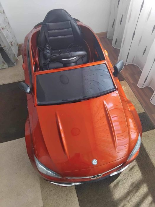 Masinuta electrica rosie