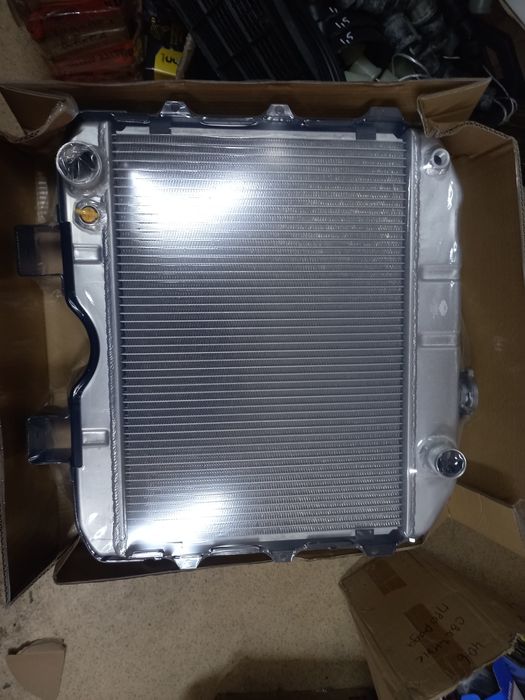 Радиатор  охлаждения Уаз