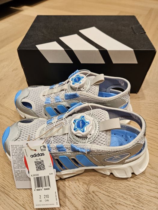 Продаю детские босоножки adidas