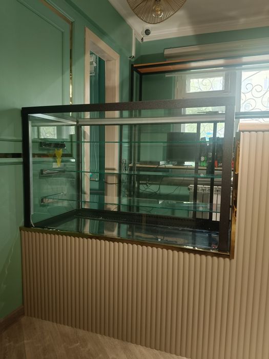 Витринный холодильник.