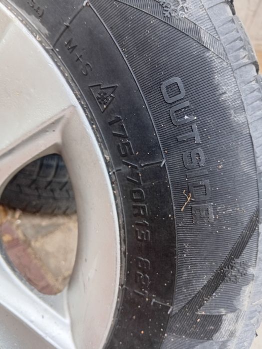 Продам диски с резиной зимние