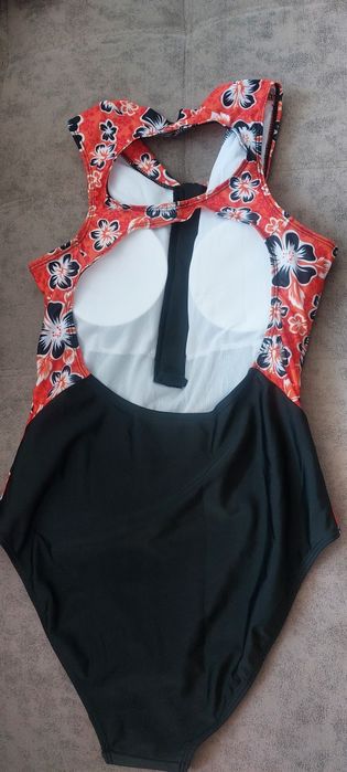 Продам новый купальник