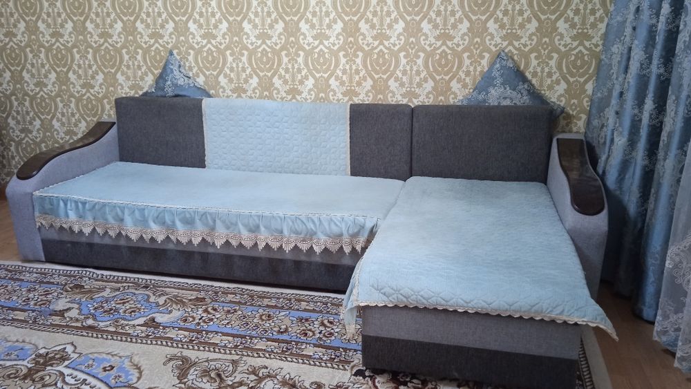 Диван для гостиной продам