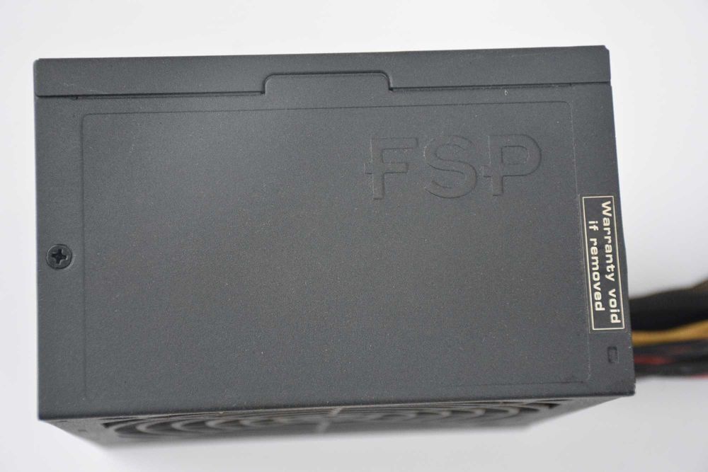Компютърно захранване FSP READER RA 550 SILVER 550 W перфектно