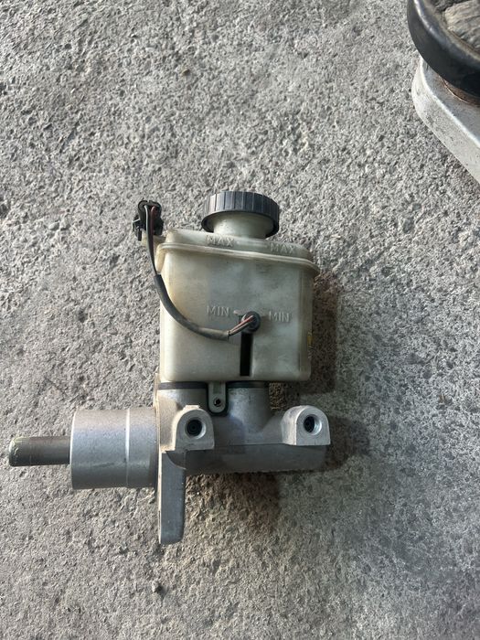 Epika tormoz glavni