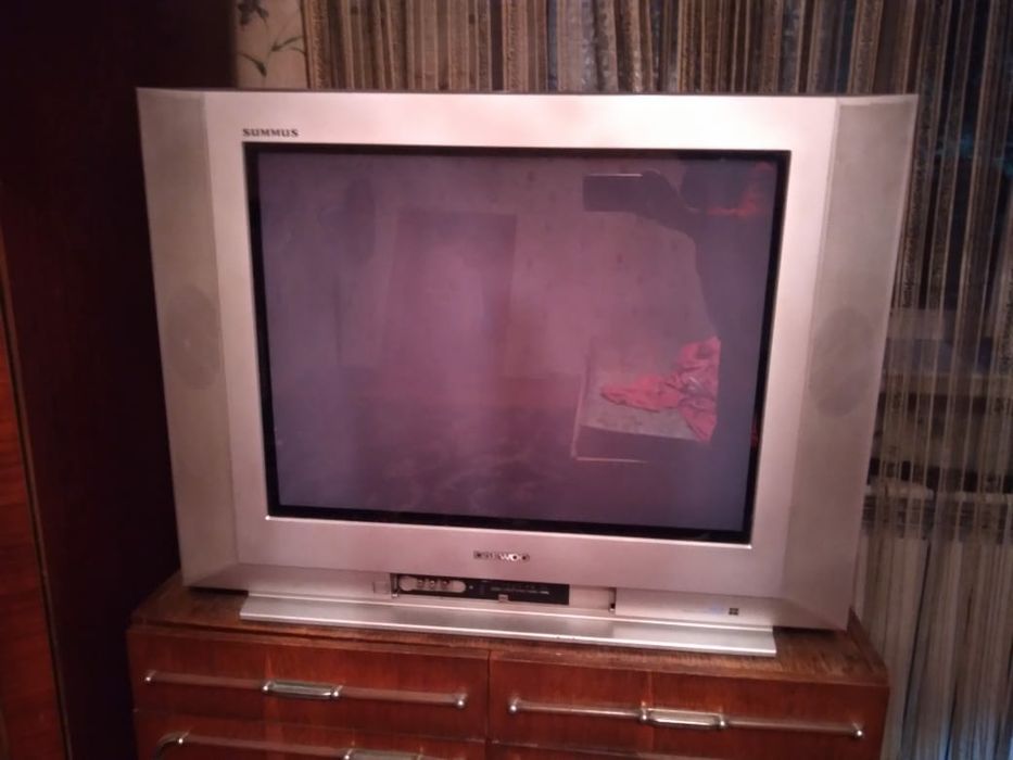 Продам телевизор