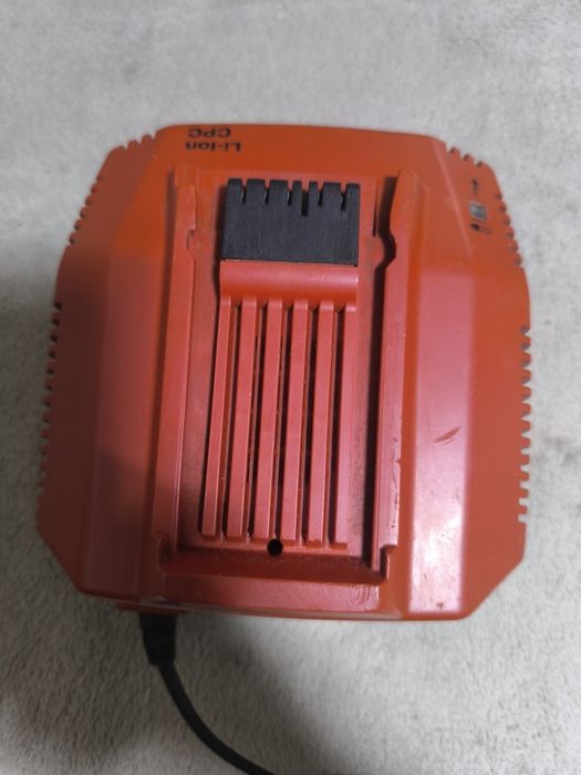 Încărcător Hilti C4/36-350(pentru reparat)