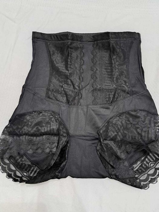 Стягащо оформящо бельо