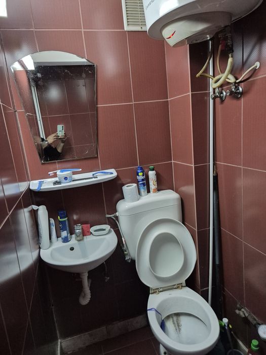 Vând     Garsoniera