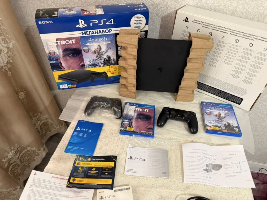 Play station 4 slim