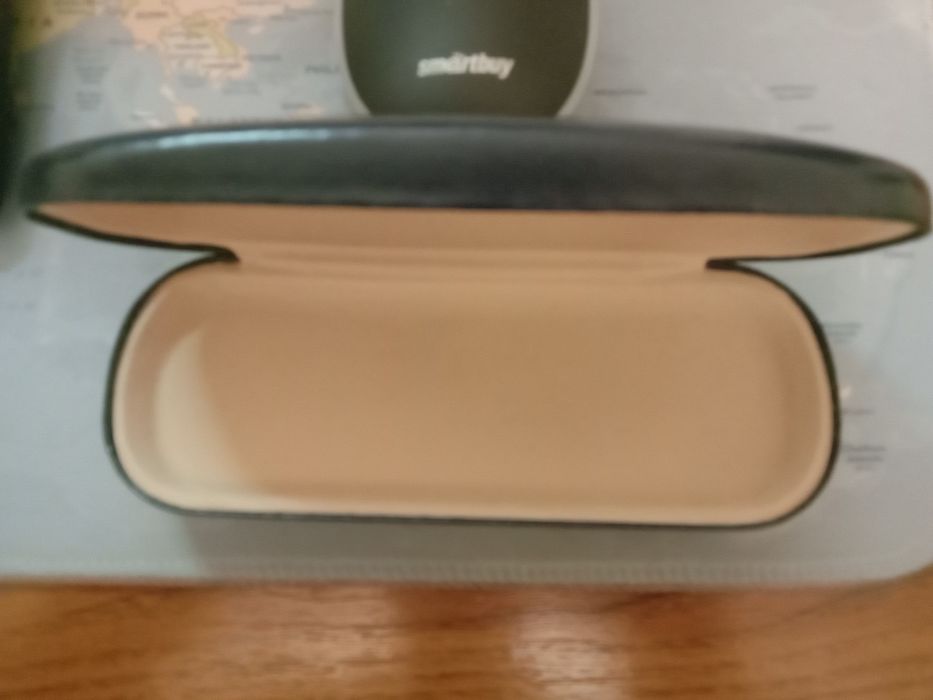 Футляры для очков