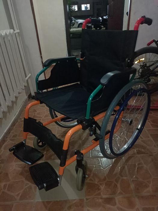 Прдам новую инвалидную коляску