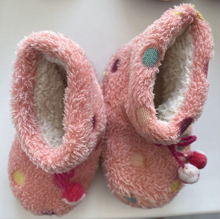 Продам детскую обувь