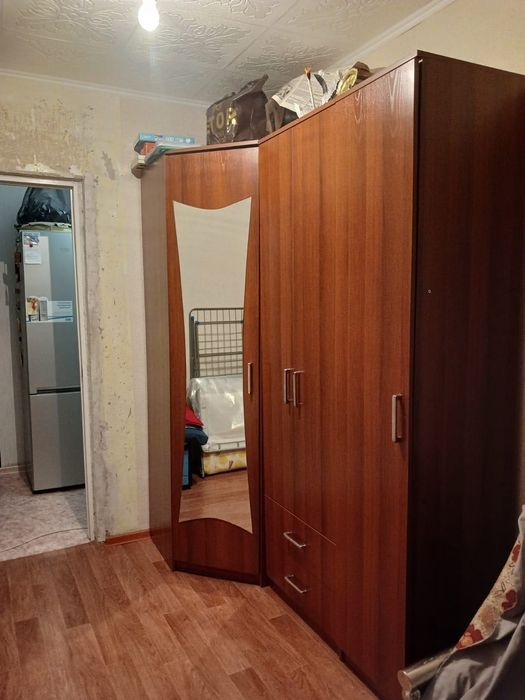 Угловой шкаф, с зеркалом