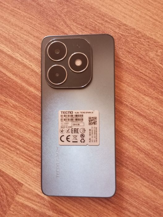 Продам смартфон Tecno Spark 20