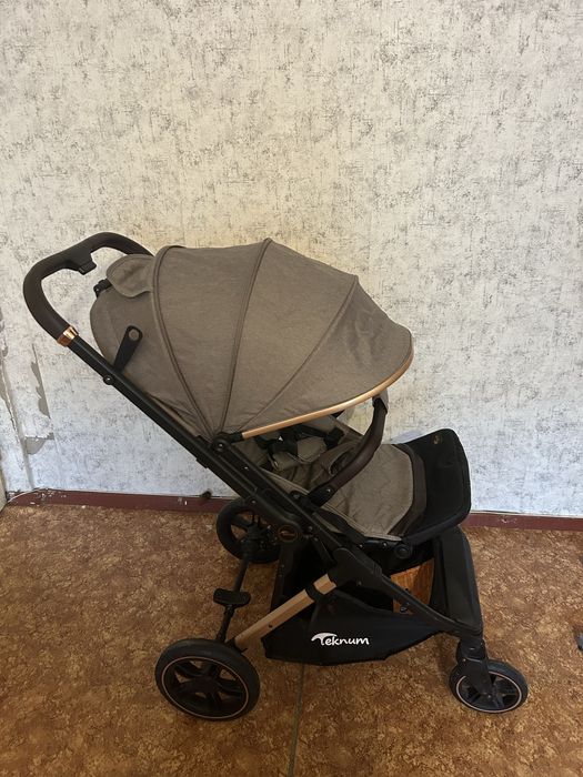 Продам коляску Teknum