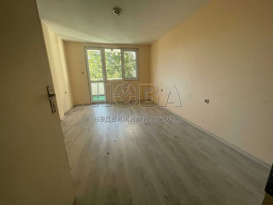 Продава се Двустаен апартамент в Русе, Център - 76 кв.м за 1053 €/кв.м - Снимка #4