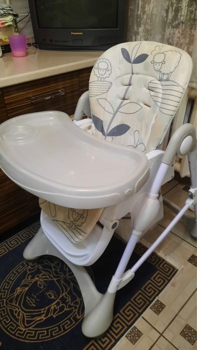 Продам столик для кормления