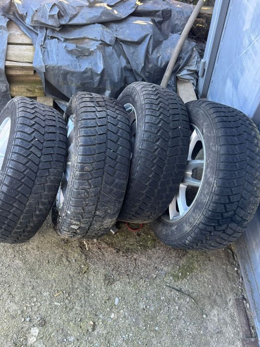 Jante cu anvelope de iarna 205/60R15