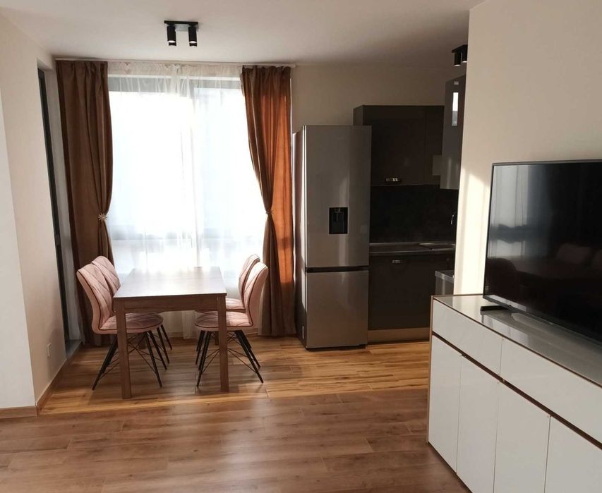 Дава се под наем Тристаен апартамент в София, Изток - 95 кв.м за 1300 € - Снимка #3
