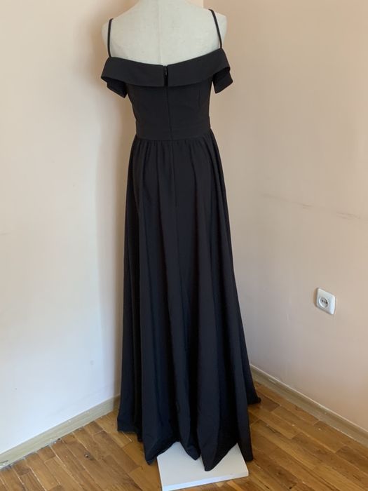 Платье вечернее с открытими плечами черное