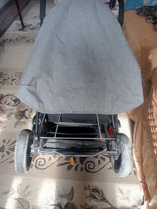 Продаю коляски 2 место