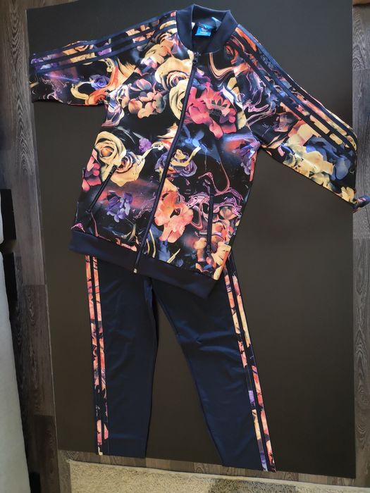 Adidas спортен екип